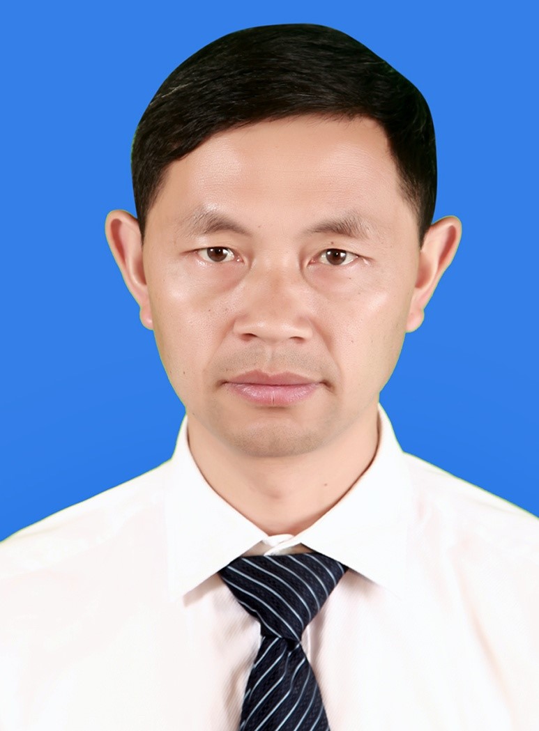 李文革：黨總支委員、副院長