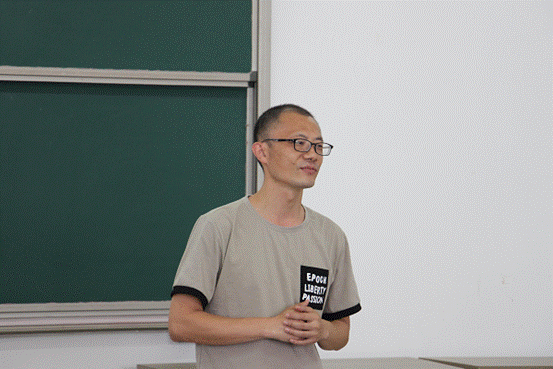 胡人杰發(fā)表講話