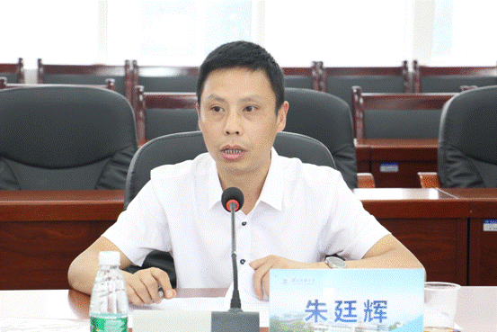 朱廷輝發(fā)表講話